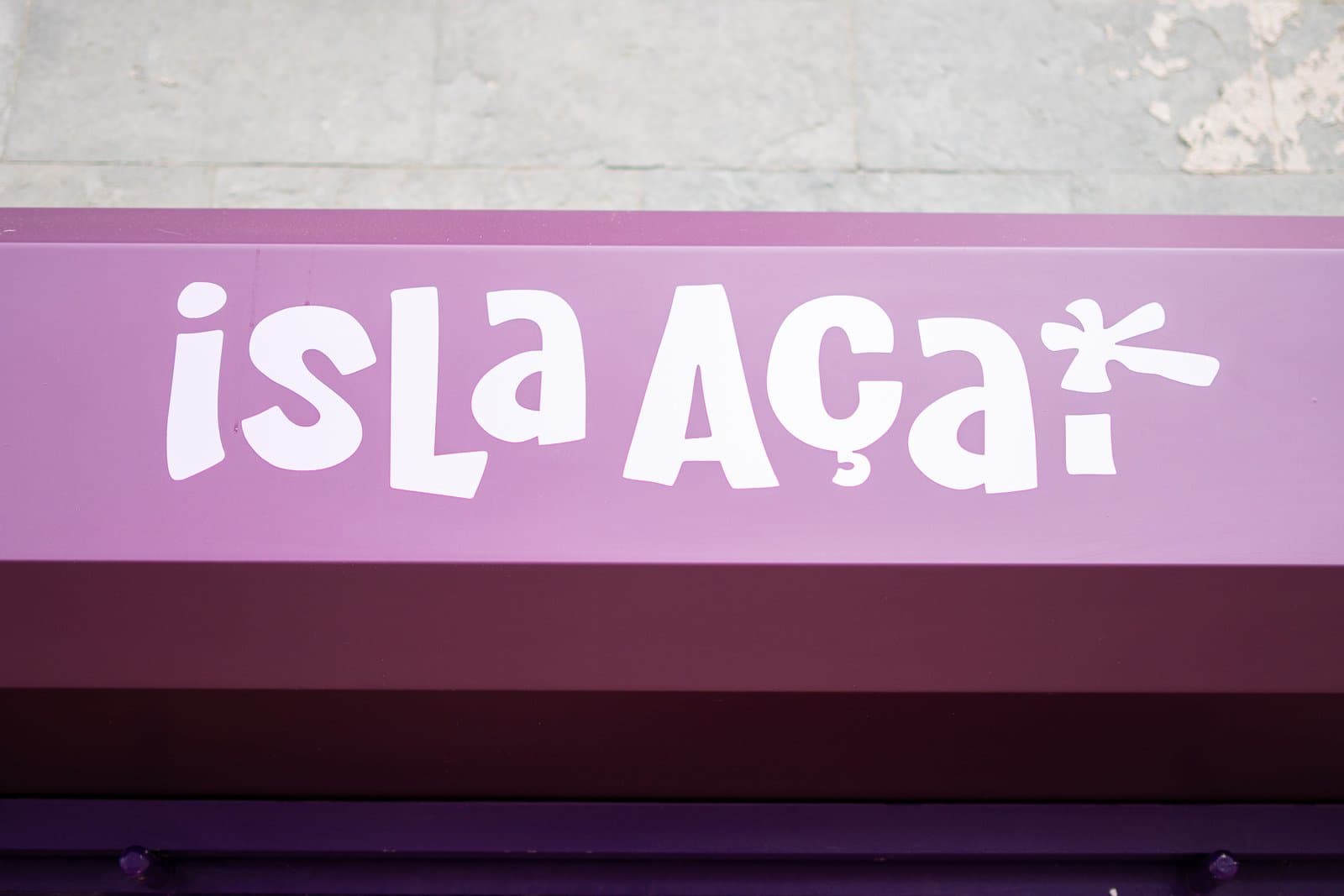 Fachada de Isla Açaí en Guanarteme